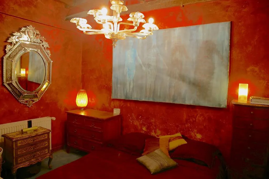 Appartamento Loft Character With A View Of Court Parigi