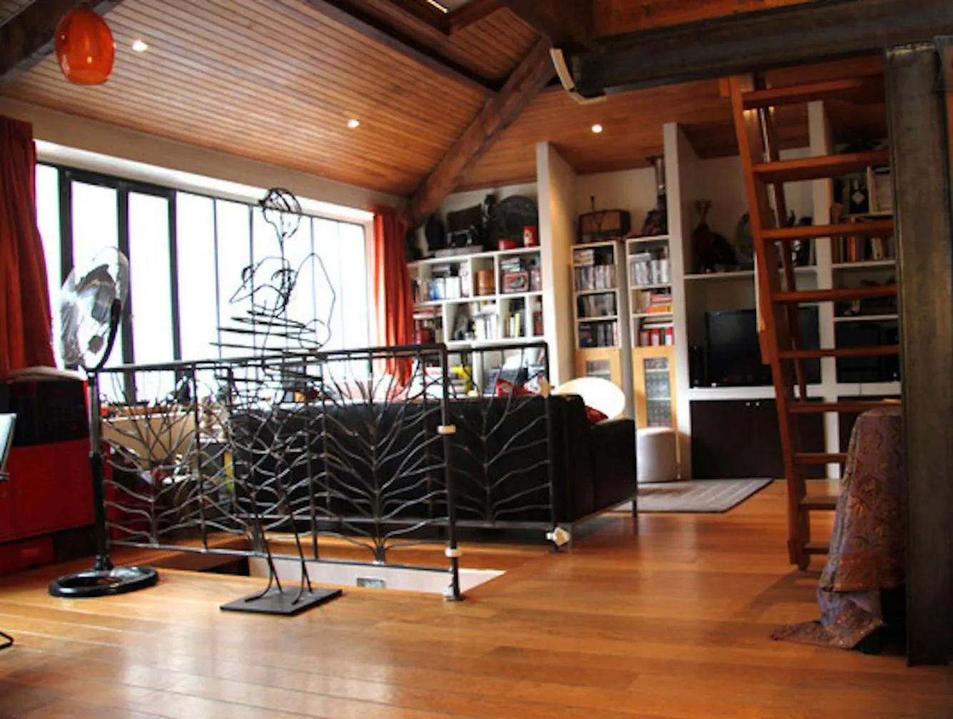 Loft Character With A View Of Court Apartment Paris