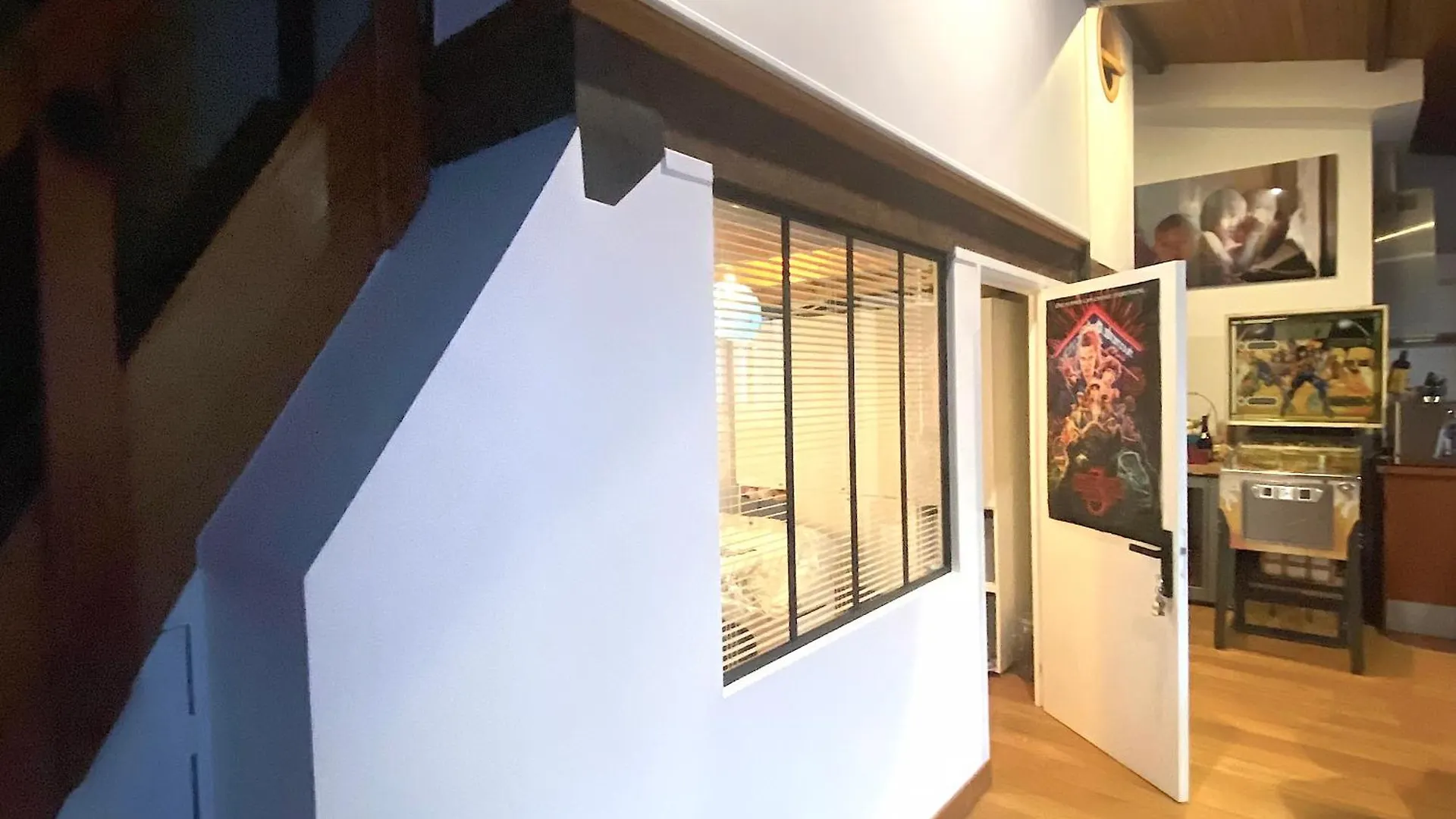 Loft Character With A View Of Court Apartment Paris Fransa